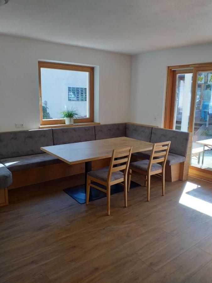 Grosszuegiges Apartment Georg Mayrhofen Barrierefrei Hollenzen エクステリア 写真