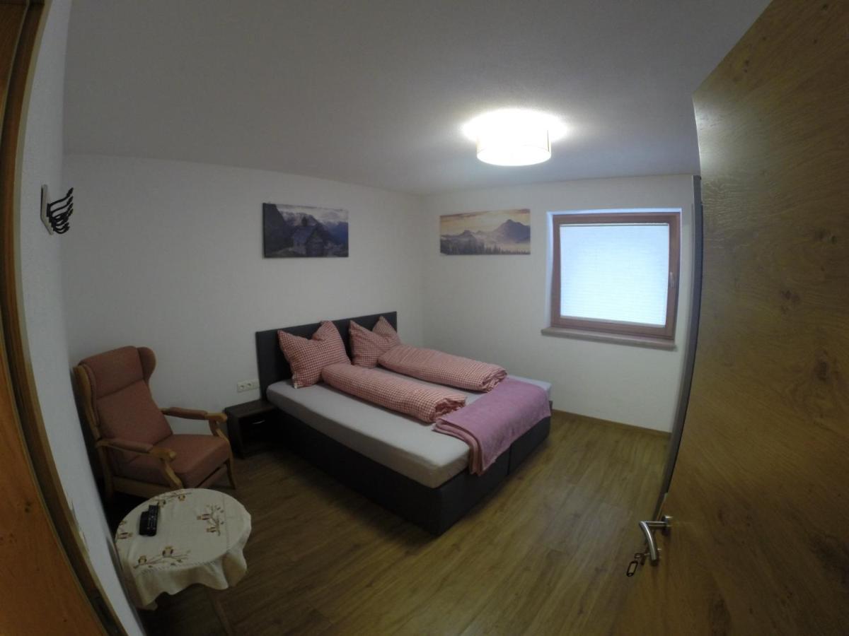Grosszuegiges Apartment Georg Mayrhofen Barrierefrei Hollenzen エクステリア 写真